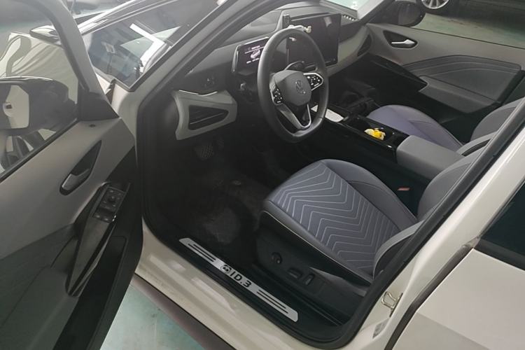 Used Volkswagen ID.3 2025 Revised Version Smart Edition Outstanding Grade Driver Seat