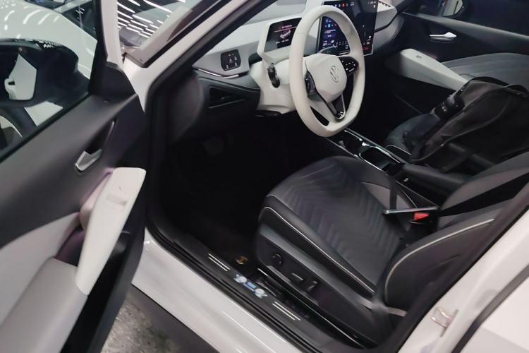 Used Volkswagen ID.3 2025 Smart Model Outstanding Oxygen Edition Driver Seat