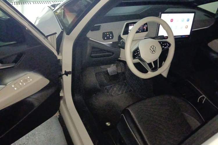 Used Volkswagen ID.3 2025 Smart Model Outstanding Oxygen Edition Driver Seat