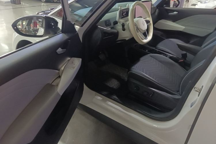 Used Volkswagen ID.3 2025 Smart Model Outstanding Oxygen Edition Driver Seat