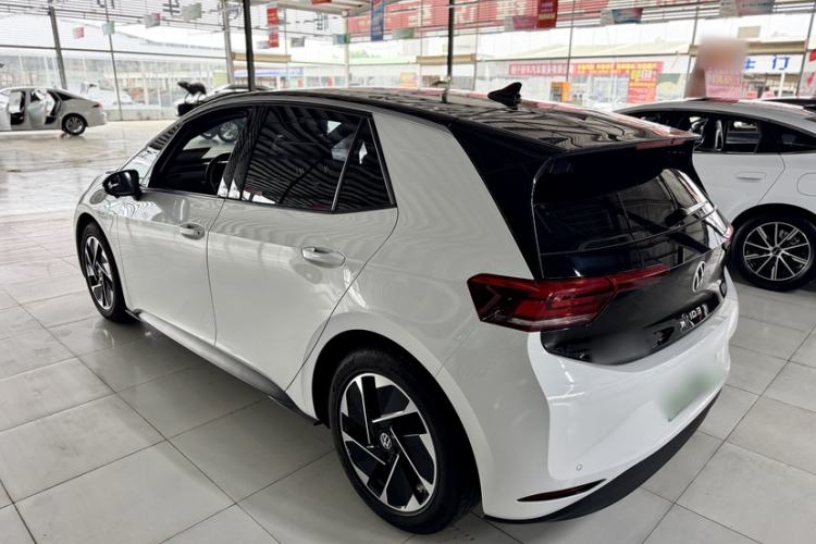 Used Volkswagen ID.3 2025 Smart Model Outstanding Oxygen Edition Exterior 1