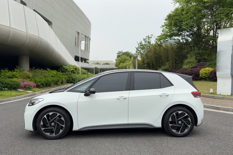 Used Volkswagen ID.3 2025 Smart Edition Outstanding Model Exterior 2