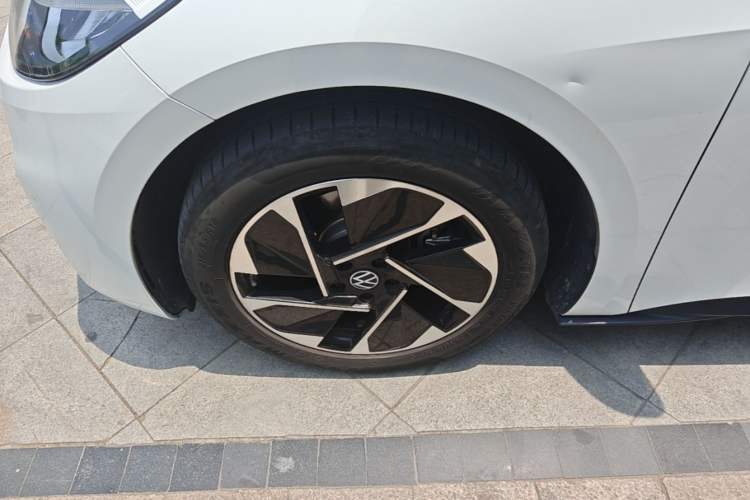 Used Volkswagen ID.3 2025 Smart Model Outstanding Oxygen Edition Exterior 2
