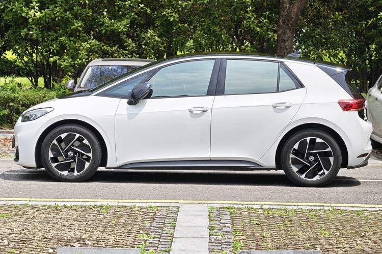 Used Volkswagen ID.3 2025 Smart Edition Outstanding Model Exterior 3