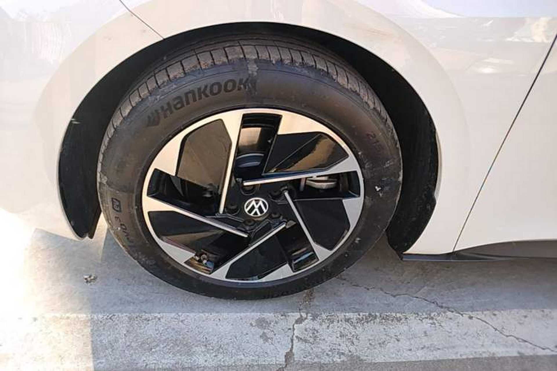 Used Volkswagen ID.3 2025 Smart Model Outstanding Oxygen Edition Exterior 4