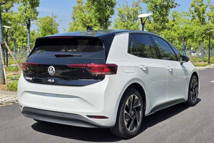 Used Volkswagen ID.3 2025 Smart Edition Outstanding Model Exterior 4