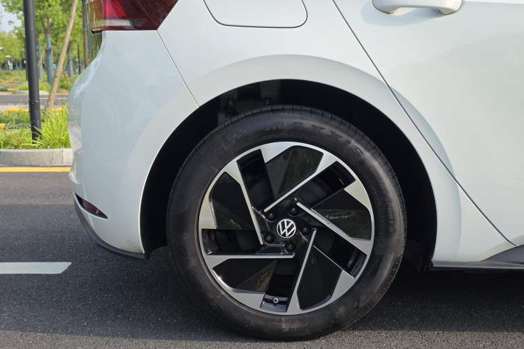 Used Volkswagen ID.3 2025 Smart Edition Outstanding Model Exterior 4