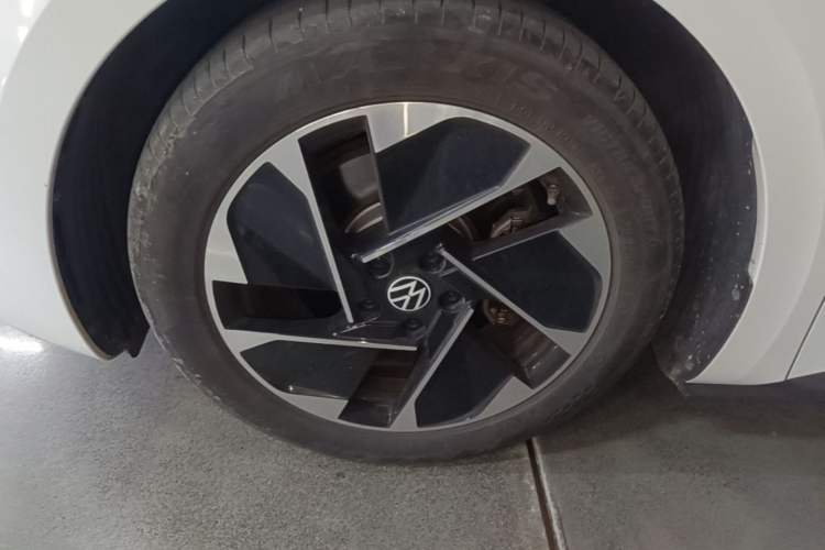 Used Volkswagen ID.3 2025 Smart Model Outstanding Oxygen Edition Exterior 4