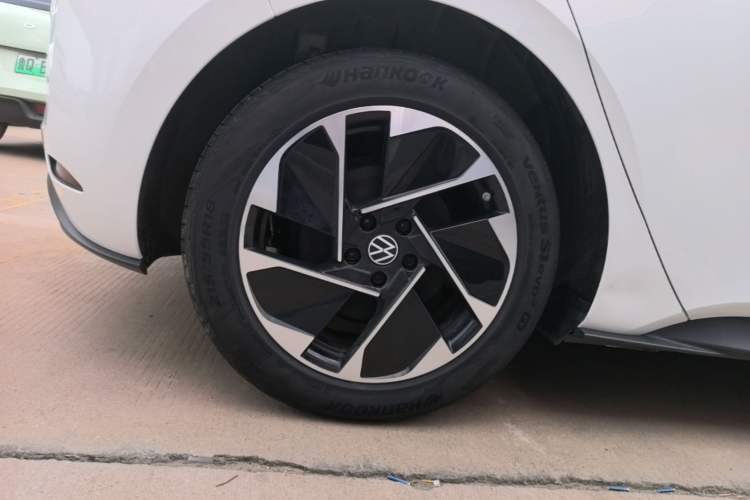Used Volkswagen ID.3 2025 Smart Model Outstanding Oxygen Edition Exterior 5
