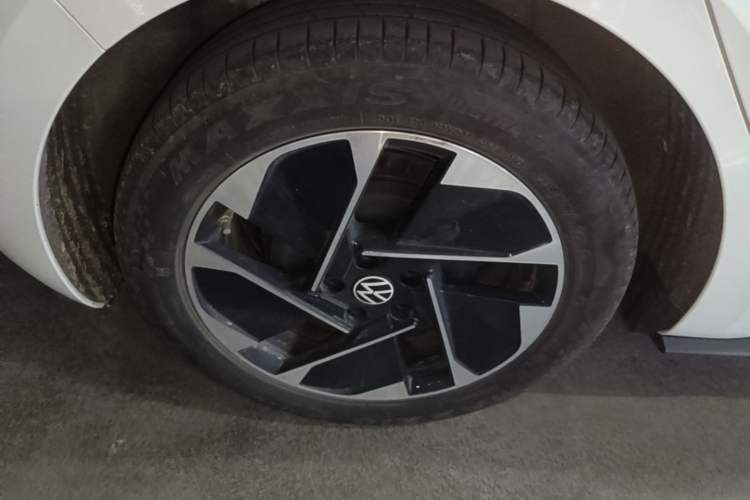 Used Volkswagen ID.3 2025 Smart Model Outstanding Oxygen Edition Exterior 5