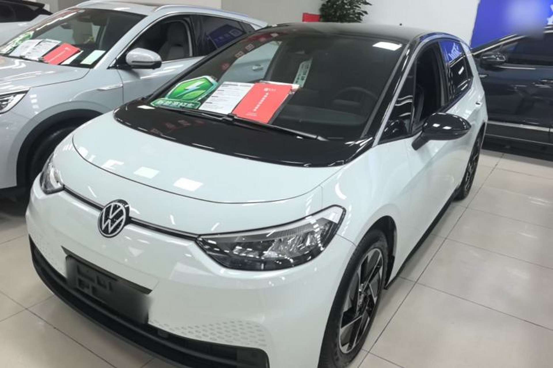 Used Volkswagen ID.3 2025 Smart Edition Outstanding Model Front Left 45 Deg