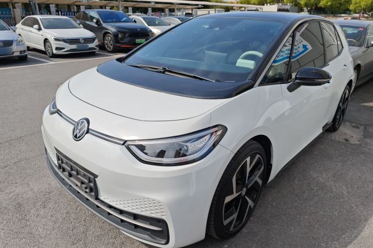 Used Volkswagen ID.3 2025 Smart Edition Ultra-Intelligent Oxygen Version Front Left 45 Deg