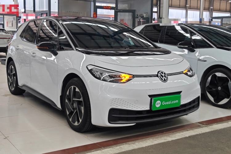 Used Volkswagen ID.3 2025 Smart Version Pure & Intelligent Enjoyment Edition Front Right 45 Deg
