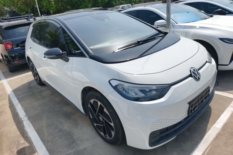 Used Volkswagen ID.3 2025 Smart Version Pure & Intelligent Enjoyment Edition Front Right 45 Deg