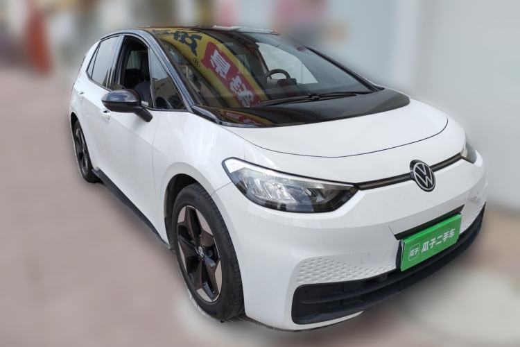 Used Volkswagen ID.3 2025 Revised Version Smart Edition Outstanding Grade Front Right 45 Deg