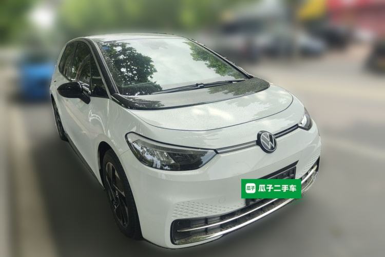 Used Volkswagen ID.3 2025 Smart Edition Outstanding Model Front Right 45 Deg