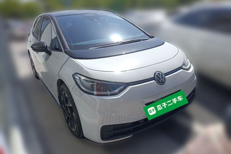 Used Volkswagen ID.3 2025 Smart Edition Ultra-Intelligent Version Front Right 45 Deg