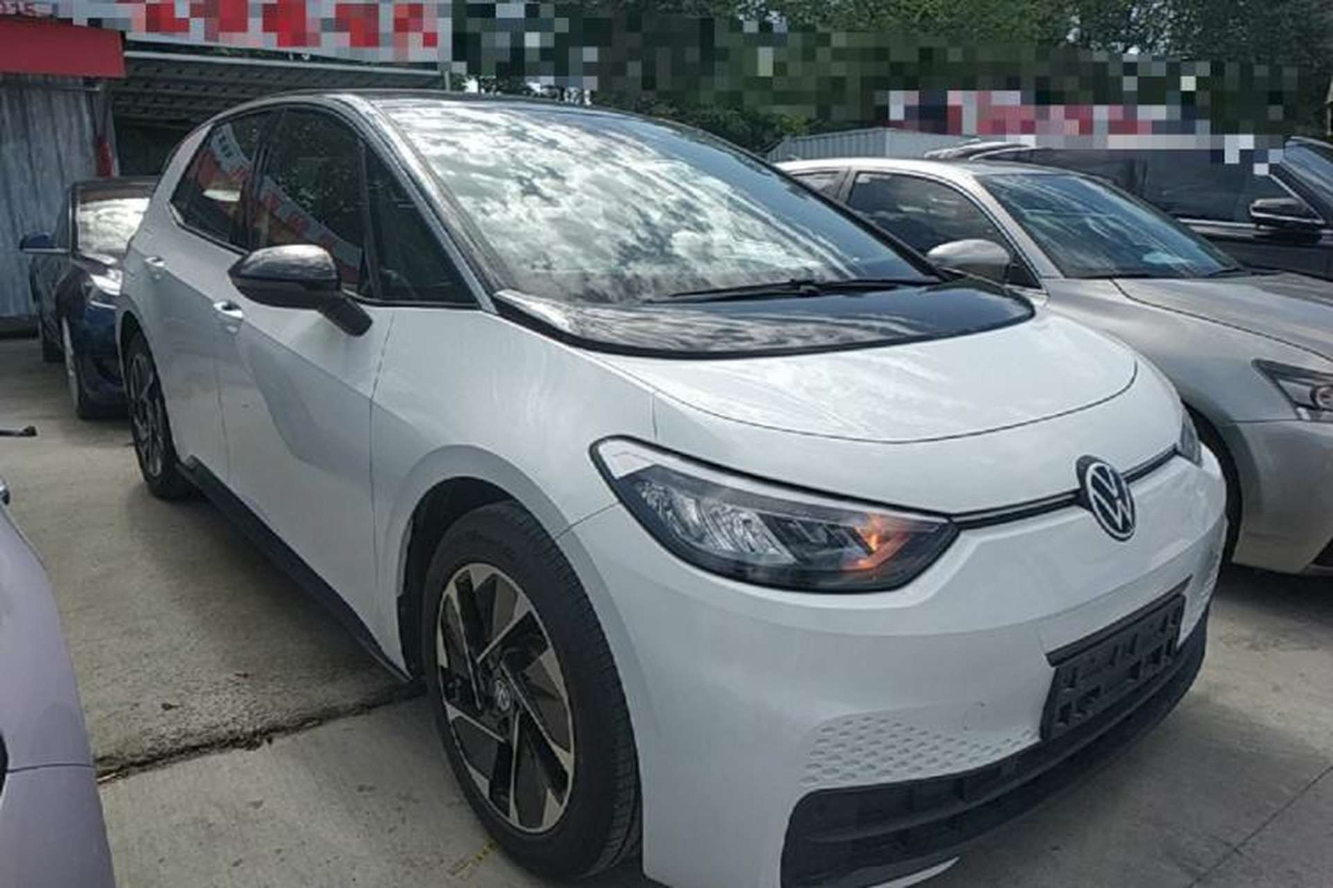 Used Volkswagen ID.3 2025 Smart Edition Outstanding Model Front Right 45 Deg