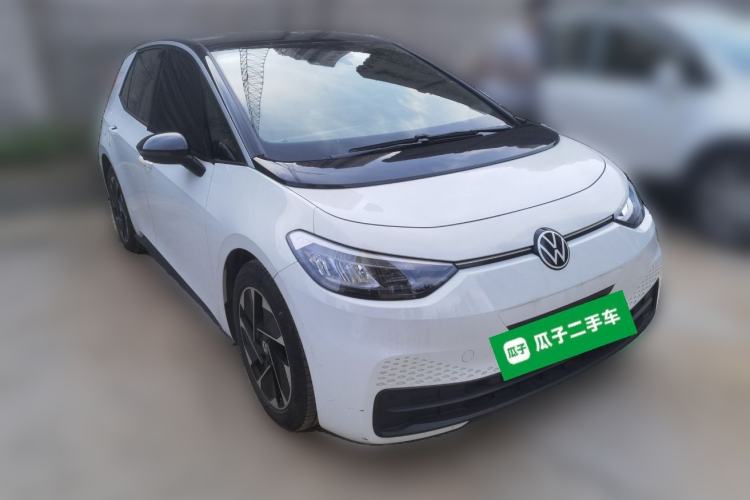 Used Volkswagen ID.3 2025 Smart Edition Outstanding Model Front Right 45 Deg