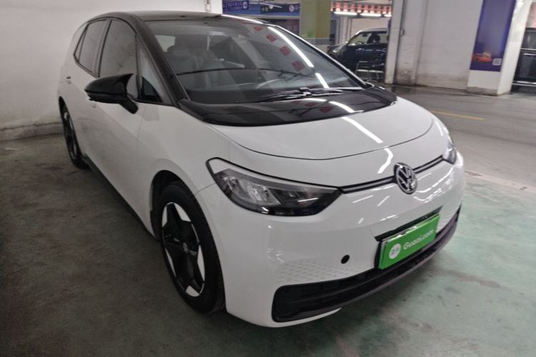 Used Volkswagen ID.3 2025 Revised Version Smart Edition Outstanding Grade Front Right 45 Deg