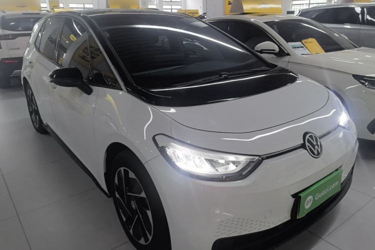 Used Volkswagen ID.3 2025 Smart Version Pure & Intelligent Enjoyment Edition Front Right 45 Deg