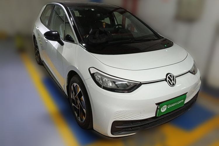 Used Volkswagen ID.3 2025 Smart Version Pure & Intelligent Enjoyment Edition Front Right 45 Deg