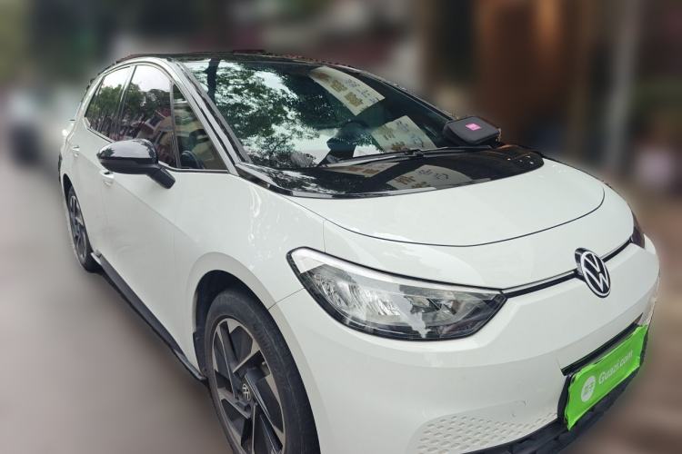 Used Volkswagen ID.3 2025 Smart Version Pure & Intelligent Enjoyment Edition Front Right 45 Deg