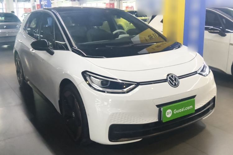 Used Volkswagen ID.3 2025 Smart Version Pure & Intelligent Enjoyment Edition Front Right 45 Deg