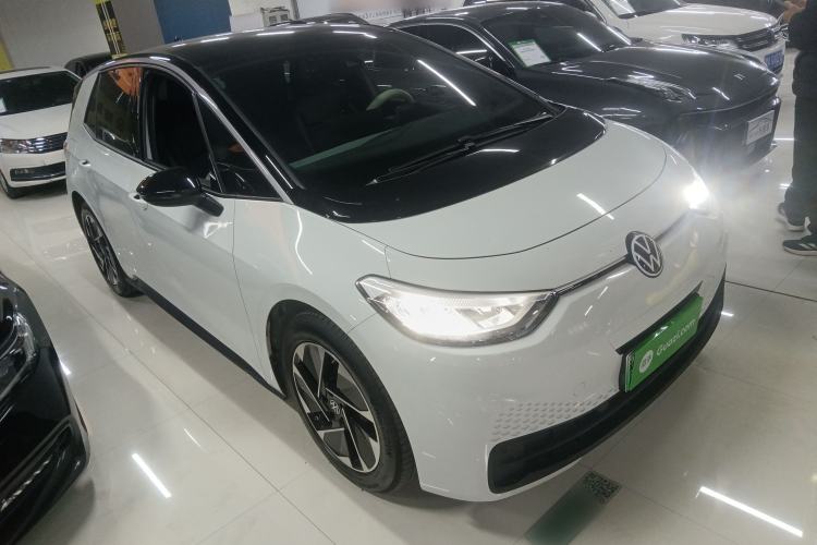 Used Volkswagen ID.3 2025 Smart Version Pure & Intelligent Enjoyment Edition Front Right 45 Deg