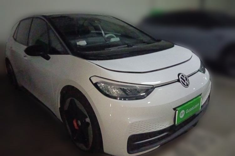 Used Volkswagen ID.3 2025 Smart Model Outstanding Oxygen Edition Front Right 45 Deg