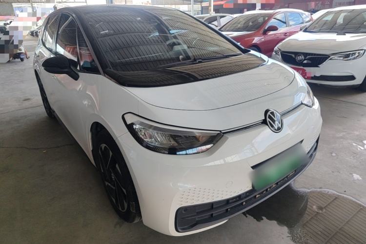 Used Volkswagen ID.3 2025 Smart Model Outstanding Oxygen Edition Front Right 45 Deg