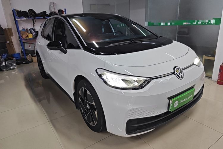 Used Volkswagen ID.3 2025 Smart Version Pure & Intelligent Enjoyment Edition Front Right 45 Deg