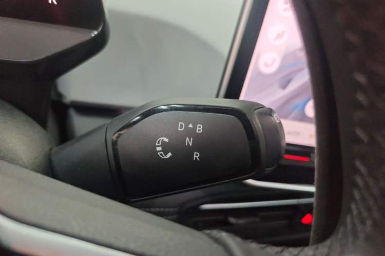 Used Volkswagen ID.3 2025 Smart Edition Outstanding Model Gear Lever