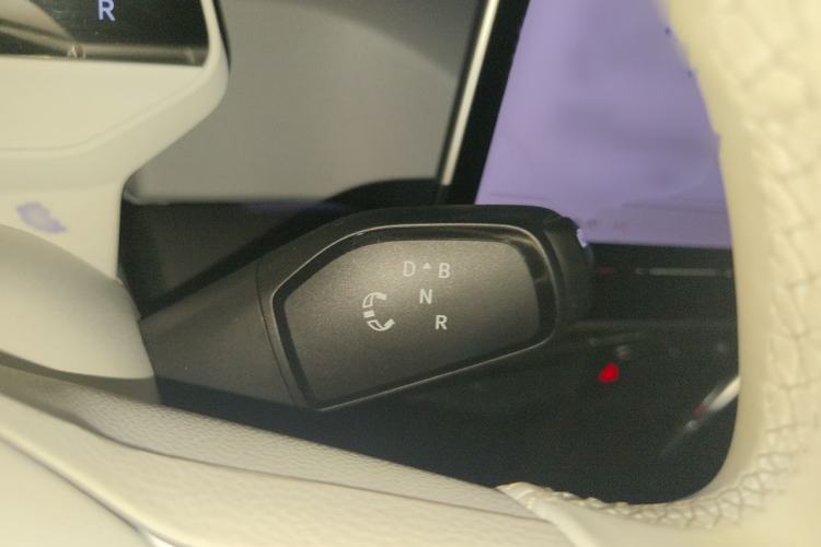 Used Volkswagen ID.3 2025 Smart Model Outstanding Oxygen Edition Gear Lever