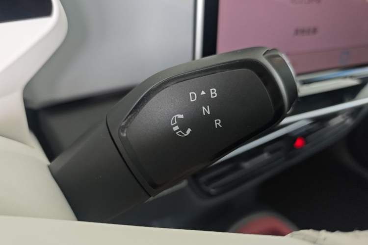 Used Volkswagen ID.3 2025 Smart Model Outstanding Oxygen Edition Gear Lever