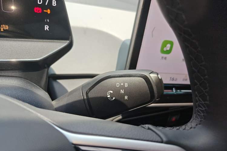 Used Volkswagen ID.3 2025 Smart Model Outstanding Oxygen Edition Gear Lever