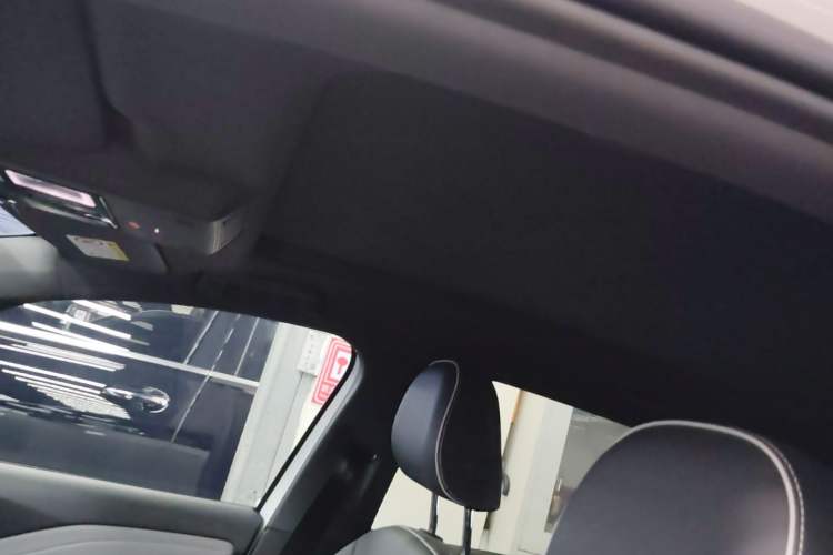 Used Volkswagen ID.3 2025 Smart Model Outstanding Oxygen Edition Headliner
