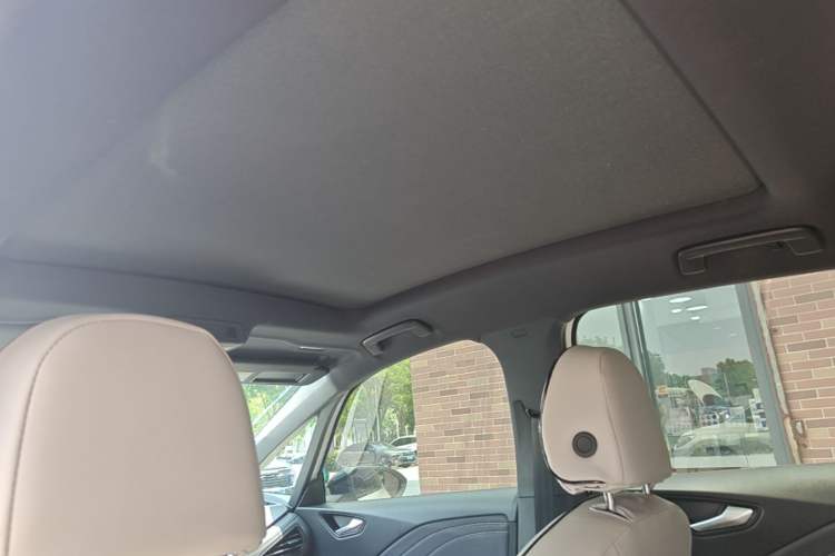 Used Volkswagen ID.3 2025 Smart Model Outstanding Oxygen Edition Headliner