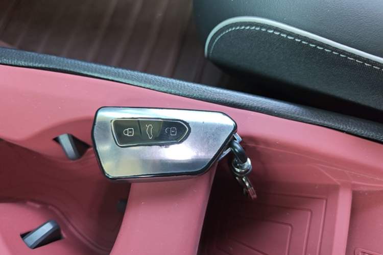 Used Volkswagen ID.3 2025 Smart Model Outstanding Oxygen Edition Interior 1