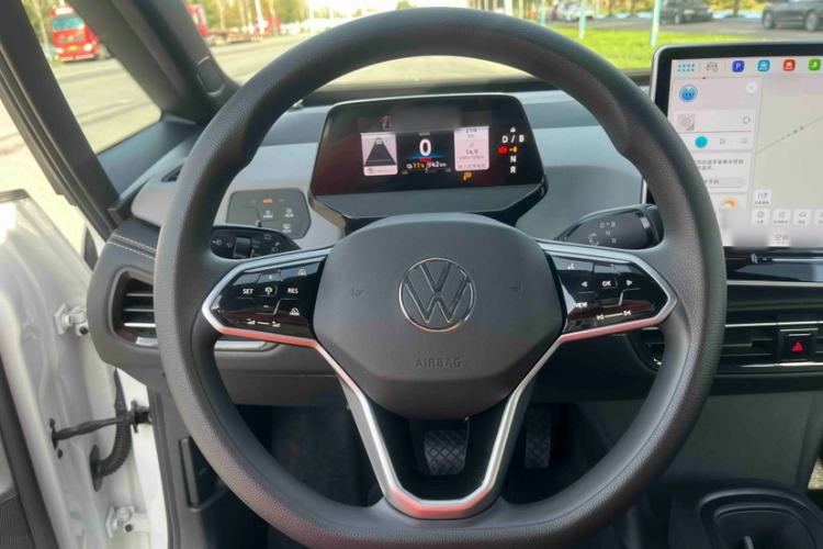 Used Volkswagen ID.3 2025 Smart Version Pure & Intelligent Enjoyment Edition Interior 2
