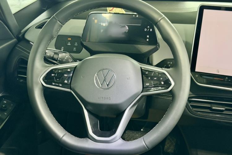 Used Volkswagen ID.3 2025 Smart Model Outstanding Oxygen Edition Interior 6