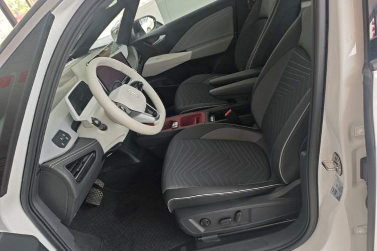 Used Volkswagen ID.3 2025 Smart Model Outstanding Oxygen Edition Left Front Seat
