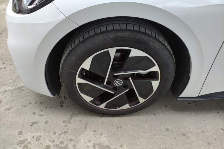Used Volkswagen ID.3 2025 Smart Edition Outstanding Model Left Front Wheel Hub