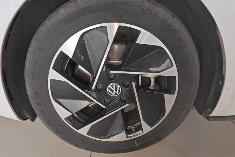 Used Volkswagen ID.3 2025 Smart Edition Outstanding Model Left Front Wheel Hub