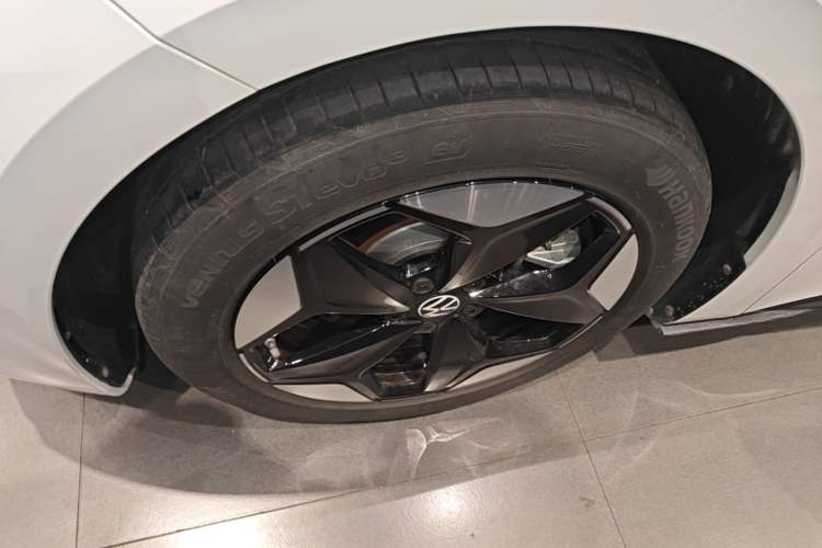 Used Volkswagen ID.3 2025 Revised Version Smart Edition Purely Intelligent Enjoyment Version Left Front Wheel Hub