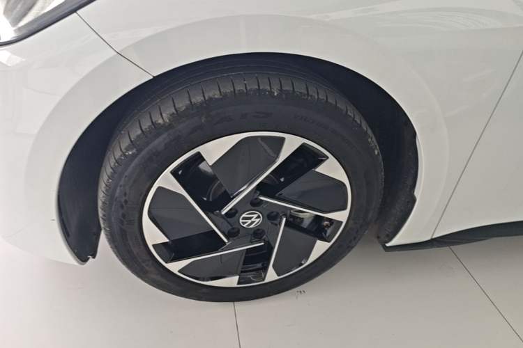 Used Volkswagen ID.3 2025 Smart Edition Outstanding Model Left Front Wheel Hub