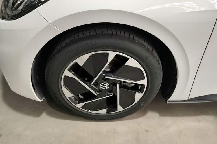 Used Volkswagen ID.3 2025 Smart Edition Outstanding Model Left Front Wheel Hub