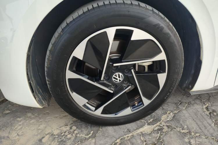 Used Volkswagen ID.3 2025 Smart Edition Outstanding Model Left Front Wheel Hub