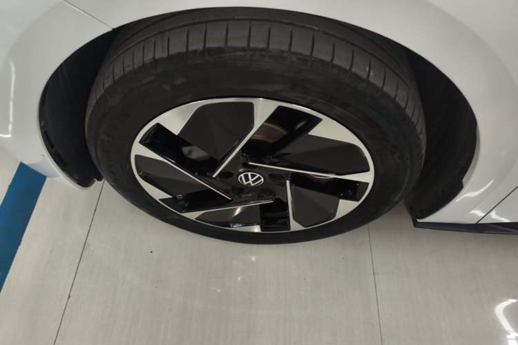 Used Volkswagen ID.3 2025 Smart Edition Outstanding Model Left Front Wheel Hub