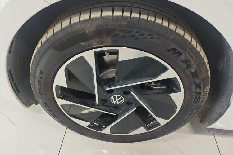 Used Volkswagen ID.3 2025 Smart Model Outstanding Oxygen Edition Left Front Wheel Hub